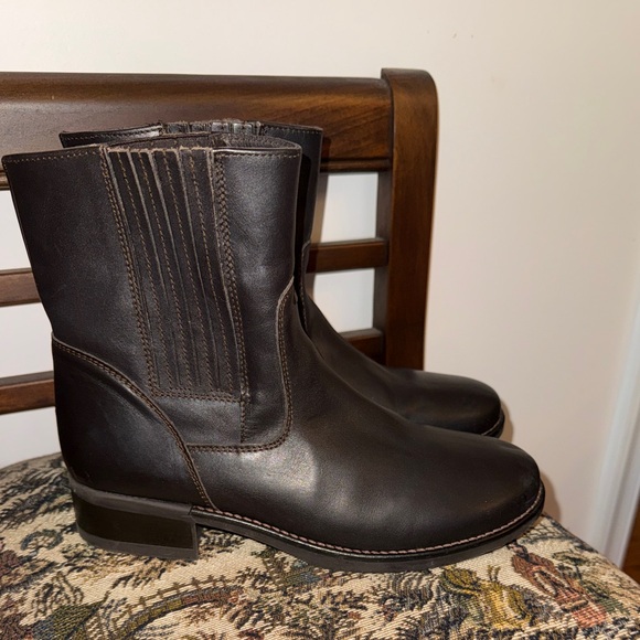 👢 L.L.Bean Brown Leather Chelsea Ankle Boots Women’s 9 Made in Portugal - Picture 4 of 14